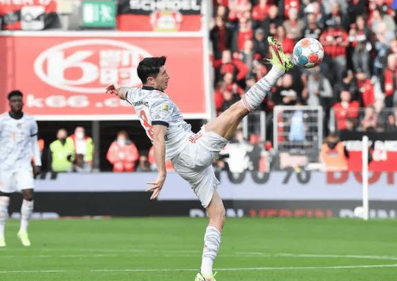 周六016 德甲 勒沃库森VS拜仁慕尼黑，赛事方向解析